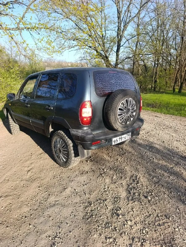 Продам chevrolet нива 2008г. Двигатель работает хорошо. Коробка, раздатка в хорошем состоянии. Масла, везде поменяны, есть кондиционер, музыка, сигнализация. Грязевая резина в хорошем состоянии. Документы чистые на учёт без проблем. Цена 380тыс торг. Г енакиево+79495254851
📞 Звоните: +7(949)5254851 - фотография - 6