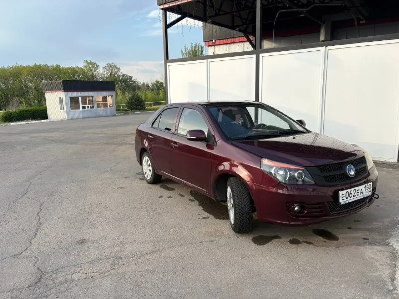 Продам geely gs6, 2014г. в родного пробега 150тыс, в отличном техническом состоянии, мотор работает ровно, коробку не выбивает, все передачи включаются без хрустов, по комплектации, птф, 4эсп подогрев передних сидений, кондиционер, проведенные работы по машине( замена элементов подвески стойки, отбойники, подшипники, гранаты( внут. наруж) замена масел в коробке и двигателе, замена ремня грм на пробеге 123.573 судя по надписи на крышке грм, замена генератора и вспомогательных ремней) есть небольшой момент по кузову на задней арке( китаец что еще сказать) есть комплект летней резины, машина зиму стояла в гараже (без отопления) за машину хочу 345 тыс. рублей обоснованный торг у капота, на смотрины не езжу, по телефону торги не веду, есть интерес приезжайте смотрите любые проверки за ваши деньги 🫰 писать в личку либо по номеру +79490434008 миранда г. снежное днр 📞 звоните: +7(949)0434008 - фотография - 2