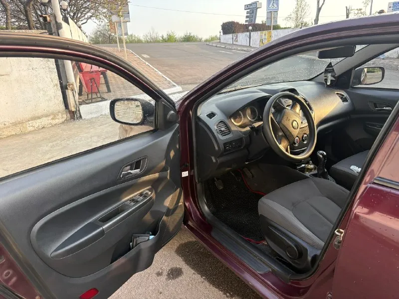 Продам geely gs6, 2014г. в родного пробега 150тыс, в отличном техническом состоянии, мотор работает ровно, коробку не выбивает, все передачи включаются без хрустов, по комплектации, птф, 4эсп подогрев передних сидений, кондиционер, проведенные работы по машине( замена элементов подвески стойки, отбойники, подшипники, гранаты( внут. наруж) замена масел в коробке и двигателе, замена ремня грм на пробеге 123.573 судя по надписи на крышке грм, замена генератора и вспомогательных ремней) есть небольшой момент по кузову на задней арке( китаец что еще сказать) есть комплект летней резины, машина зиму стояла в гараже (без отопления) за машину хочу 345 тыс. рублей обоснованный торг у капота, на смотрины не езжу, по телефону торги не веду, есть интерес приезжайте смотрите любые проверки за ваши деньги 🫰 писать в личку либо по номеру +79490434008 миранда г. снежное днр 📞 звоните: +7(949)0434008 - фотография - 8
