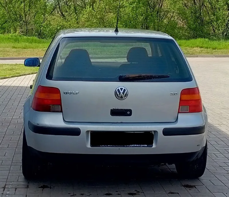 Volkswagen golf 4 год выпуска 2000 мотор 2.0 газ бензин автомобиль в хорошем состоянии мотор работает ровно не дымит! коробка без хрустов и т. д ходовая вся обслужена с документами полный порядок цена 345.000₽ небольшой торг также рассмотрю варианты обмена остальные вопросы по тел+79490843898 - фотография - 2