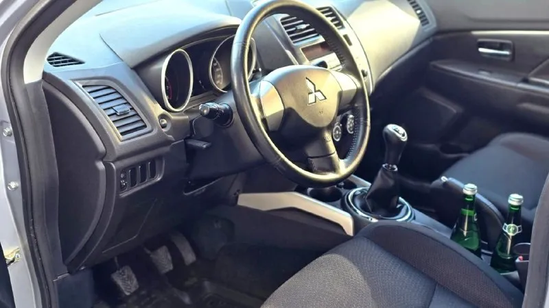 Продаю автомобиль mitsubishi asx 2011
Один единственный владелец с момента покупки. Заказ наряды имеются и сервисная книжка с момента покупки.
Без дтп. Мотор 1,6 механика. (японец) пробег родной. Осмотр г. Донецк по договорённости. Продажа с полным переоформлением. Юридически чист. Кондиционер работает. Цена 900000. Номер телефона для связи или пишите в телеграмм +79490881846 - фотография - 5