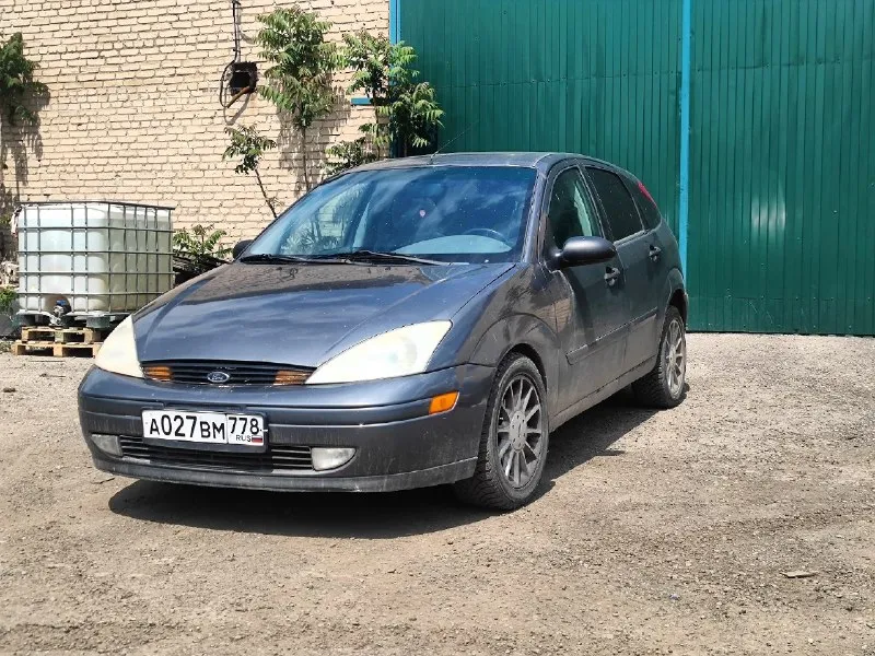 В продаже ford focus 2001 г. в., на полном ходу. двс: бензин, 2л масло не ест. мкпп. круиз контроль, кондиционер (не заправлен) летняя / зимняя резина. ключ один, сигнализация с цз. срочная продажа, торга нет! цена: 255.000 руб. донецк! собственник: +79110173191 - фотография - 2