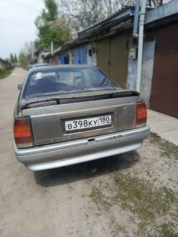 Продам opel омега а 2.0 газ/бензин дно поварено, пороги новые, задние крылья поварены. новая крышка багажника, новый комплект дверных карт в комплекте 150т. р вопросы по телефону +79493484936 📞 звоните: +7(949)3484936 - фотография - 4