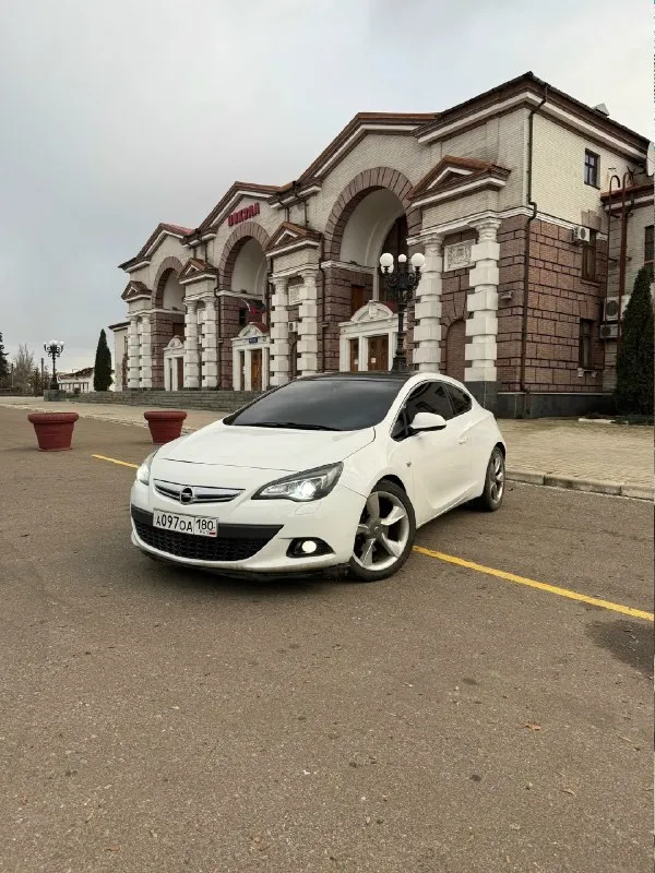 ‼ продам ‼ 🔥 opel astra j gtc 🔥 ✅коротко о машине: - 1.4 турбо (140 лс) - 2013 год - пробег 225.000 км - ✅комплектация: - двухзонный климат - подогрев сидений/руля - датчик света/дождя - складывание зеркал - комби салон - перешитый мультируль - электро ручник - круиз контроль - 19 колеса, в комплекте 2 резины continental(зима), bridgestone(лето) - сигнализация/автозапуск ✅состояние: - салон чист и ухожен - без нареканий - система охлаждения обслужена, никаких течей нет - по кузову есть косяки, есть куда приложить руки - обслужен(заменена цепь, натяжители, все прокладки, сальники, клапанная крышка ) - новый генератор и аккумулятор - турбина обслужена 🔥цена: 840.000🔥 торг уместен обмен не рассматриваю. город ясиноватая телефон: +79888960672 📞 звоните: +7(988)8960672 - фотография - 1