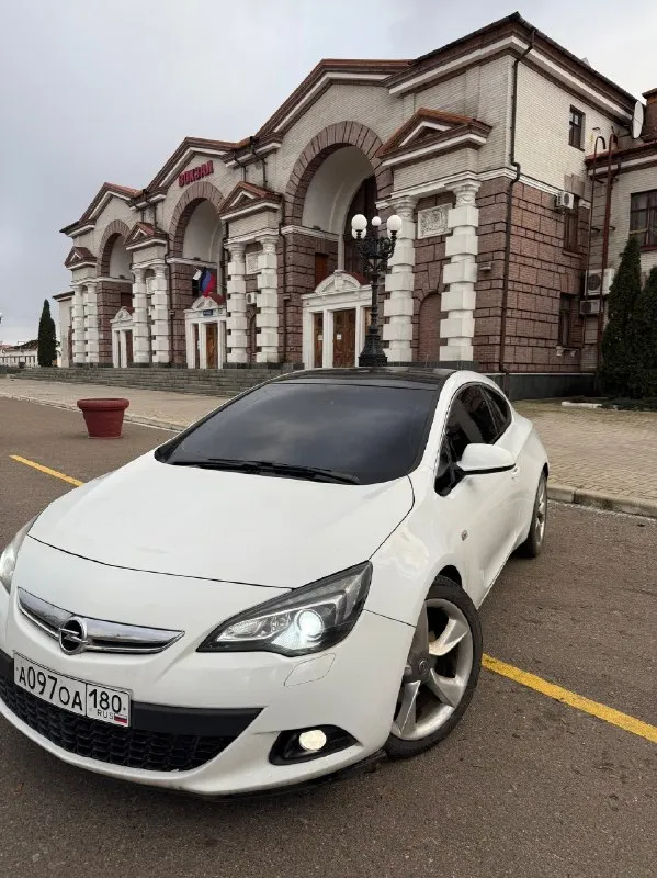 ‼ продам ‼ 🔥 opel astra j gtc 🔥 ✅коротко о машине: - 1.4 турбо (140 лс) - 2013 год - пробег 225.000 км - ✅комплектация: - двухзонный климат - подогрев сидений/руля - датчик света/дождя - складывание зеркал - комби салон - перешитый мультируль - электро ручник - круиз контроль - 19 колеса, в комплекте 2 резины continental(зима), bridgestone(лето) - сигнализация/автозапуск ✅состояние: - салон чист и ухожен - без нареканий - система охлаждения обслужена, никаких течей нет - по кузову есть косяки, есть куда приложить руки - обслужен(заменена цепь, натяжители, все прокладки, сальники, клапанная крышка ) - новый генератор и аккумулятор - турбина обслужена 🔥цена: 840.000🔥 торг уместен обмен не рассматриваю. город ясиноватая телефон: +79888960672 📞 звоните: +7(988)8960672 - фотография - 3