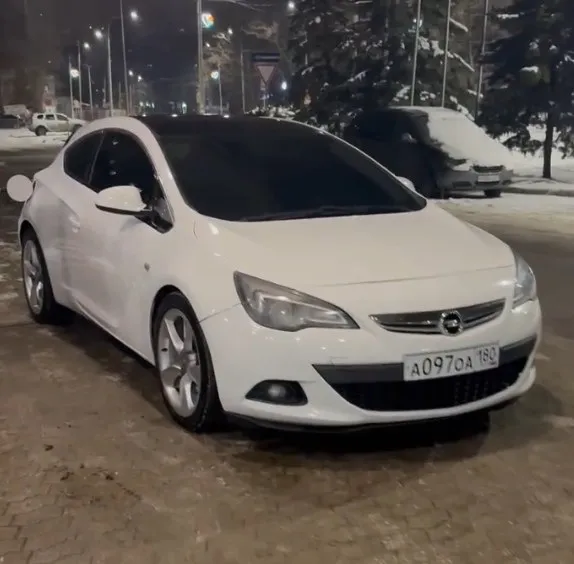 ‼ продам ‼ 🔥 opel astra j gtc 🔥 ✅коротко о машине: - 1.4 турбо (140 лс) - 2013 год - пробег 225.000 км - ✅комплектация: - двухзонный климат - подогрев сидений/руля - датчик света/дождя - складывание зеркал - комби салон - перешитый мультируль - электро ручник - круиз контроль - 19 колеса, в комплекте 2 резины continental(зима), bridgestone(лето) - сигнализация/автозапуск ✅состояние: - салон чист и ухожен - без нареканий - система охлаждения обслужена, никаких течей нет - по кузову есть косяки, есть куда приложить руки - обслужен(заменена цепь, натяжители, все прокладки, сальники, клапанная крышка ) - новый генератор и аккумулятор - турбина обслужена 🔥цена: 840.000🔥 торг уместен обмен не рассматриваю. город ясиноватая телефон: +79888960672 📞 звоните: +7(988)8960672 - фотография - 4