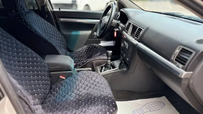 🚘марка: opel vectra ⚙️двигатель:2.0 ⛽️вид топлива:бензин кпп:механика кузов: седан пробег: 250.000 км 📅год выпуска: 2006 💰цена: 650.000 руб •усилитель руля. •эл стеклоподъёмники •мультимедиа •кондиционер продажа возможна : наличный расчет✅ безнал✅ кредит✅ обмен на ваш авто✅ звонки по номеру 📲+79495111156 🛜также в телеграмм и мах 🚘автосалон:автото4ка 🌎находимся по адресу 📍г. мариуполь ул. макара мазая 41 с 10.00 до18.00 - фотография - 8