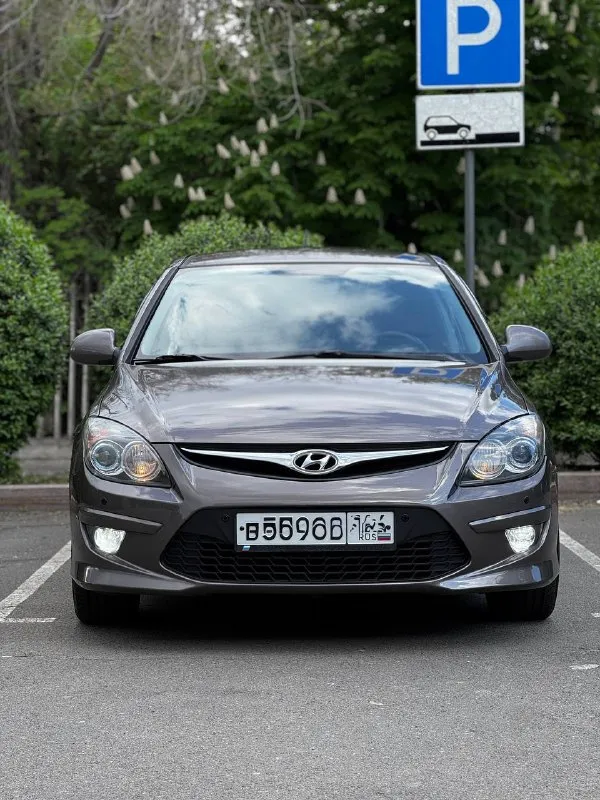 Hyundai i 30 1.6 акпп 2011 г. в. авто в идеальном состоянии с родным пробегом подтвержденным автотекой, надежным мотором и классическим автоматом!!! салон как у нового авто!!! в хорошей комплектации!!! -полный элетктропакект -кондиционер -мультимедиа 6 динамиков aux/bt -серво/мультируль -обогрев передних сидений -сигнализация -парктроники -видеорегистратор -камера заднего вида по авто сделано большое то замена всех масел и фильтров коробки и двигателя!! перебрана абсолютно вся ходовая часть, включая амортизаторы (sachs) пружины, рулевые тяги, шаровые, опоры/подшипники, короче всё до каждого болтика!!!!новый акб установлены красивые легкосплавные диски r17 с новой летней резиной!! пробег 183 тыс. км стоимость 785 тыс. руб. звоните +79495082418(мах) тг вотсап +79493811593 - фотография - 6