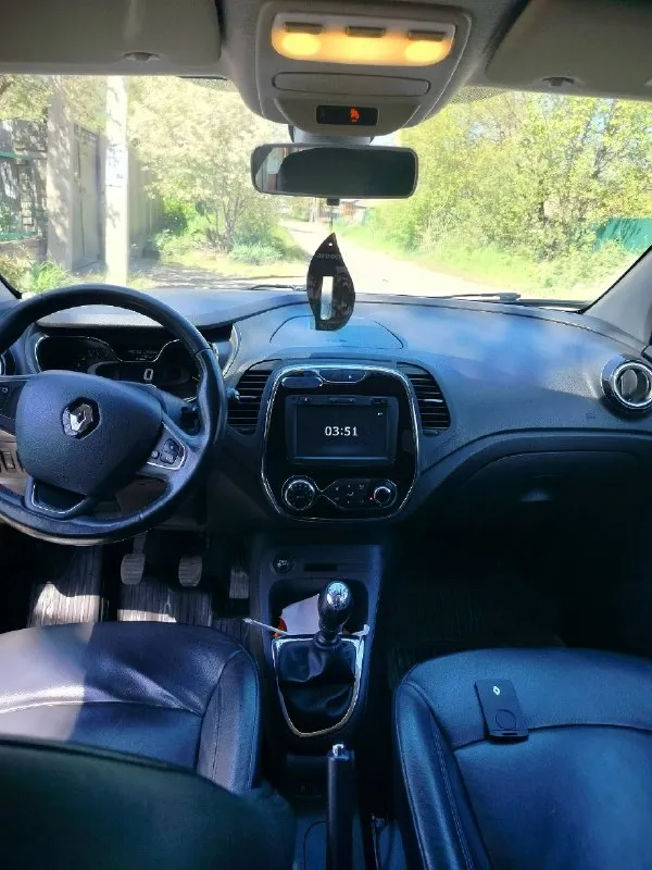 Продам renault каптур 2016 года. авто в отличном состоянии вложений не требует. двигатель 2.0 бензин, механическая шести ступенчатая кпп цена 1🍋200 торг у капота осмотр г. енакиево +79496991993 +79493426808. 📞 звоните: +7(949)6991993 - фотография - 7