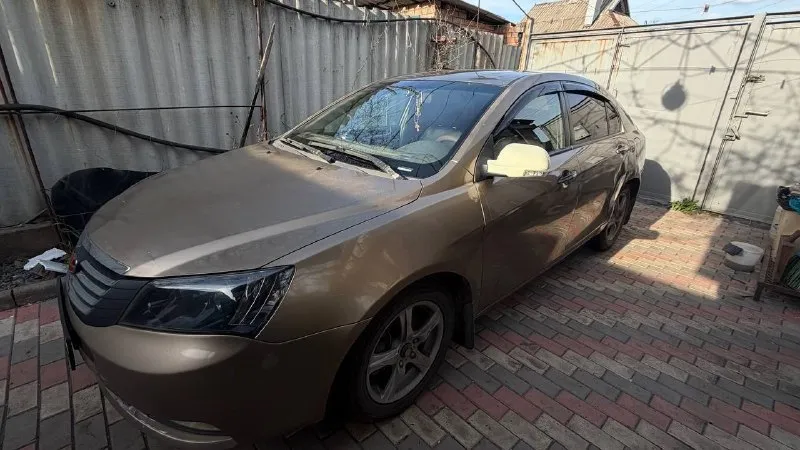 Продается geely emgrand 2011 года 1.8 мт 380.000 рублей 302.000 пробег владею почти год, я 3-ий хозяин, машина хорошая, просторная, на трассе держит отлично, но машиной нужно заниматься, а времени и средств на данный момент нет по этому и цена ниже рыночной, стоит 4 поколения и вписан в птс, поменяна выхлопная система, поменяны лямдазонты, в придачу отдам новый тормозные диски, колодки, бронепровода, катушки зажигания, упаковка моторного масла, ароматизаторы, фильтра на газ и на бензин, также воздушный фильтр, салонный фильтр и масленый фильтр, есть масложор и подтраивает, торг уместен александр +7(949)593-32-44 📞 звоните: +7(949)5933244 - фотография - 2