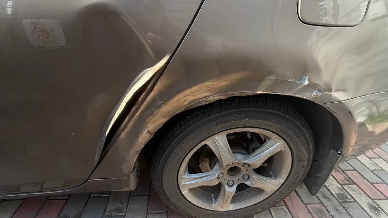 Продается geely emgrand 2011 года 1.8 мт 380.000 рублей 302.000 пробег владею почти год, я 3-ий хозяин, машина хорошая, просторная, на трассе держит отлично, но машиной нужно заниматься, а времени и средств на данный момент нет по этому и цена ниже рыночной, стоит 4 поколения и вписан в птс, поменяна выхлопная система, поменяны лямдазонты, в придачу отдам новый тормозные диски, колодки, бронепровода, катушки зажигания, упаковка моторного масла, ароматизаторы, фильтра на газ и на бензин, также воздушный фильтр, салонный фильтр и масленый фильтр, есть масложор и подтраивает, торг уместен александр +7(949)593-32-44 📞 звоните: +7(949)5933244 - фотография - 4