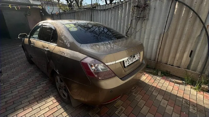 Продается geely emgrand 2011 года 1.8 мт 380.000 рублей 302.000 пробег владею почти год, я 3-ий хозяин, машина хорошая, просторная, на трассе держит отлично, но машиной нужно заниматься, а времени и средств на данный момент нет по этому и цена ниже рыночной, стоит 4 поколения и вписан в птс, поменяна выхлопная система, поменяны лямдазонты, в придачу отдам новый тормозные диски, колодки, бронепровода, катушки зажигания, упаковка моторного масла, ароматизаторы, фильтра на газ и на бензин, также воздушный фильтр, салонный фильтр и масленый фильтр, есть масложор и подтраивает, торг уместен александр +7(949)593-32-44 📞 звоните: +7(949)5933244 - фотография - 5