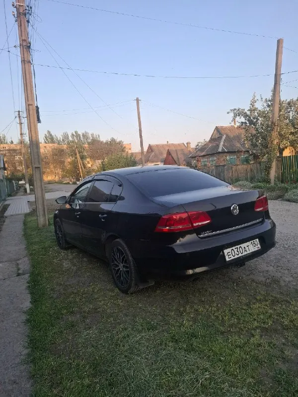 Volkswagen пассат в7 2013 г. двигатель 1,4 tsi. в хорошем состоянии, всё работает. я хозяин, оригинал птс. пробег 197 т. км. мкпп. вложений не требует. масложора нет. автомобиль ухоженный. есть комплект зимней резины. 950 тыс. без торга. +79493269879. 📞 звоните: +7(949)3269879 - фотография - 1