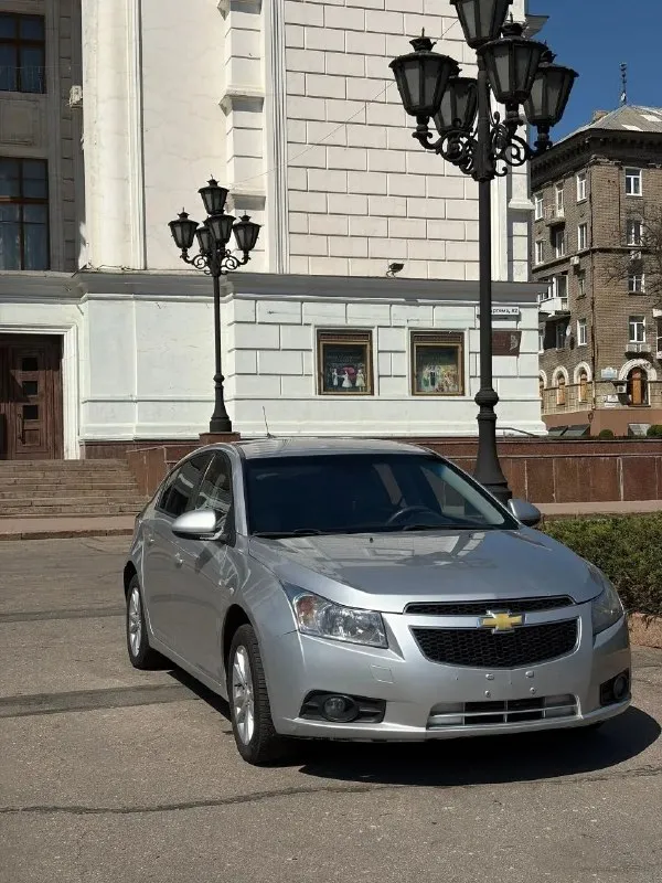 Chevrolet cruze
Год выпуска: 2012
Двигатель:1.8л. (141л. С)
Коробка автомат
Пробег 159 000
Цена 690 000

Комплектация:
4 Эл. Стеклоподъемника, abs,
Кондиционер
Корректор фар, мультируль,
Обогрев зеркал и заднего стекла,
Подогрев сидений,
Электропривод зеркал

Автомобиль в хорошем внешнем и техническом состоянии. Каких-лиюо вложений не требует. Двигатель без нареканий, работает ровно, масло не расходует, едет бодро. Была произведена замена комплекта грм с фазорегуляторами. Акпп также в хорошем состоянии, передачи переключает четко, без затупов и рывков. Ходовая часть автомобиля обслужена, посторонние звуки отсутствуют. Все работает без нареканий. Являюсь собственником транспортного средства.

Осмотр: г. Донецк
Телефон: +7 (949) 429-59-49 - фотография - 1