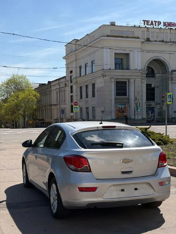 Chevrolet cruze
Год выпуска: 2012
Двигатель:1.8л. (141л. С)
Коробка автомат
Пробег 159 000
Цена 690 000

Комплектация:
4 Эл. Стеклоподъемника, abs,
Кондиционер
Корректор фар, мультируль,
Обогрев зеркал и заднего стекла,
Подогрев сидений,
Электропривод зеркал

Автомобиль в хорошем внешнем и техническом состоянии. Каких-лиюо вложений не требует. Двигатель без нареканий, работает ровно, масло не расходует, едет бодро. Была произведена замена комплекта грм с фазорегуляторами. Акпп также в хорошем состоянии, передачи переключает четко, без затупов и рывков. Ходовая часть автомобиля обслужена, посторонние звуки отсутствуют. Все работает без нареканий. Являюсь собственником транспортного средства.

Осмотр: г. Донецк
Телефон: +7 (949) 429-59-49 - фотография - 5