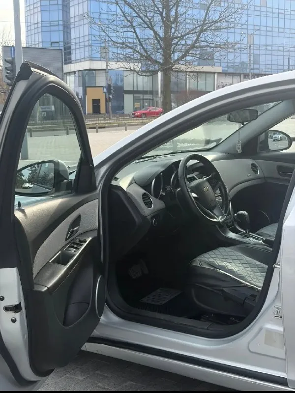 Chevrolet cruze
Год выпуска: 2012
Двигатель:1.8л. (141л. С)
Коробка автомат
Пробег 159 000
Цена 690 000

Комплектация:
4 Эл. Стеклоподъемника, abs,
Кондиционер
Корректор фар, мультируль,
Обогрев зеркал и заднего стекла,
Подогрев сидений,
Электропривод зеркал

Автомобиль в хорошем внешнем и техническом состоянии. Каких-лиюо вложений не требует. Двигатель без нареканий, работает ровно, масло не расходует, едет бодро. Была произведена замена комплекта грм с фазорегуляторами. Акпп также в хорошем состоянии, передачи переключает четко, без затупов и рывков. Ходовая часть автомобиля обслужена, посторонние звуки отсутствуют. Все работает без нареканий. Являюсь собственником транспортного средства.

Осмотр: г. Донецк
Телефон: +7 (949) 429-59-49 - фотография - 7