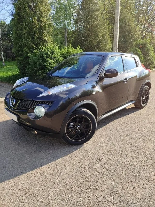 Продам nissan juke в отличном состоянии. Автомобиль в эксплуатации с 2013 года, оригинальный пробег 174000км. Двигатель 1.6л + автомат (cvt), климат-контроль, круиз-контроль, сигнализация с автозапуском, android-мaгнитoлa, камера заднего вида, полный электропакет, пoдoгpeв cидeний, бортовой компьютер с выбором режима езды и т. Д. Кузов весь в родной краске, красивый коричневый цвет. Салон приятный, ухоженный. Технически в отличном состоянии, есть история обслуживания, стоят новые шины, пройден техосмотр. Цена 1075000р, торг. +79496207815
📞 🇷🇺 Звоните: +79496207815 - фотография - 4