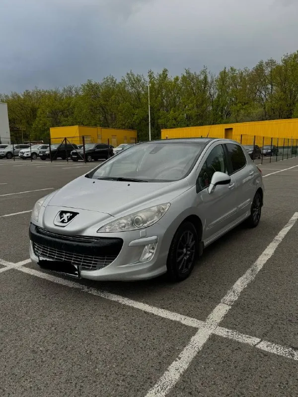Продам peugeot 308 1.6 203.000 родного пробега полная комплектация: климат контроль, подогрев передних сидений, эл. складывание боковых зеркал, 4 эл. стеклоподъемника, омывай-ка фар, заводской кожаный салон, панорамная крыша, кондиционер заправлен. осмотр г. макеевка цена: 600 000р +79493778536 (виталий) + 79494389902 (анна) - фотография - 1