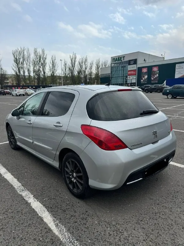 Продам peugeot 308 1.6 203.000 родного пробега полная комплектация: климат контроль, подогрев передних сидений, эл. складывание боковых зеркал, 4 эл. стеклоподъемника, омывай-ка фар, заводской кожаный салон, панорамная крыша, кондиционер заправлен. осмотр г. макеевка цена: 600 000р +79493778536 (виталий) + 79494389902 (анна) - фотография - 3