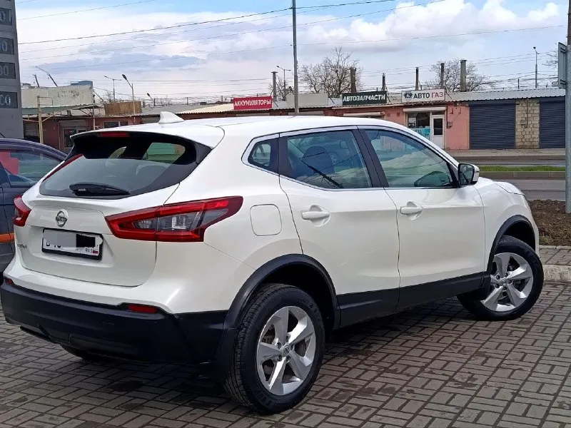 Nissan qashqai 2019
-Двигатель 2.0
-Кпп автомат
-Пробег 133000
-Цена 1.590000
-Мариуполь, +79494676510

Автомобиль в отличном состоянии, с родным пробегом без дтп, кузов без дефектов, по технической части вопросов нет полностью обслужен и готов к дальнейшей эксплуатации.
Красивый перламутровый цвет, комплектация: подогрев сидений руля зеркал, датчик света и дождя, диодная оптика, ,сенсорная мультимедиа с bluetooth usb aux, камера заднего вида, парктроник задний и передний, круиз-контроль, климат-контроль двухзонный, литые диски, электр. Ручник и т. Д
Осмотр в любое время, очень ухоженный автомобиль, любая диагностика, звоните! - фотография - 3