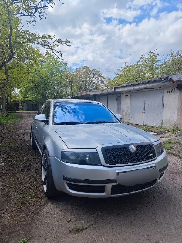 Продам skoda superb 2006 года выпуска. пробег: 250 тысяч. 1 8 t. установлен газ пропан. размер колес: r 19 стоит хорошая музыка. автомобиль ездит каждый день, по технической части все исправно. двигатель масло не берет, не дымит. сидения стоят с volkswagen cc. цена: 750 тысяч. максим. +79494316045 макеевка 📲 tg: @wixizez 📞 звоните: +7(949)4316045 - фотография - 7