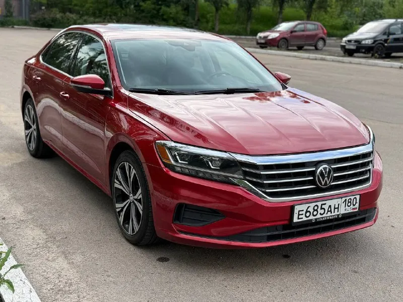 Volkswagen passat sel premium 2020 ✅ 2020 год ✅ мотор 2.0т / бензин / акпп (aisin) ✅ пробег 88.000 км ✅ 1 владелец 🔥 автомобиль в максимальной комплектации sel premium ﻿﻿• акустическая система "fender" ﻿﻿• память сидений, бесключевой доступ, start-stop, слепые зоны. • ﻿﻿люк, парктроники спереди и сзади, ассистент автопарковки, камера заднего вида. • ﻿﻿адаптивный круиз-контроль с датчиком обнаружения препятствий и контролем дистанции, а также удержанием в полосе. • ﻿﻿климат-контроль, электропривод сидений, обогрев всех сидений и зеркал. • ﻿﻿максимальная заводская led-оптика, дистанционный запуск с ключа, расширенная отделка салона кожей и деревом. • ﻿﻿полностью русифицированная мультимедиа с картами местности и carplay. 🚗автомобиль в отличном состоянии, полностью обслужен. кузов покрыт керамикой. два комплекта резины лето/зима. возможен обмен цена 2,2 млн +79498391422 - фотография - 3