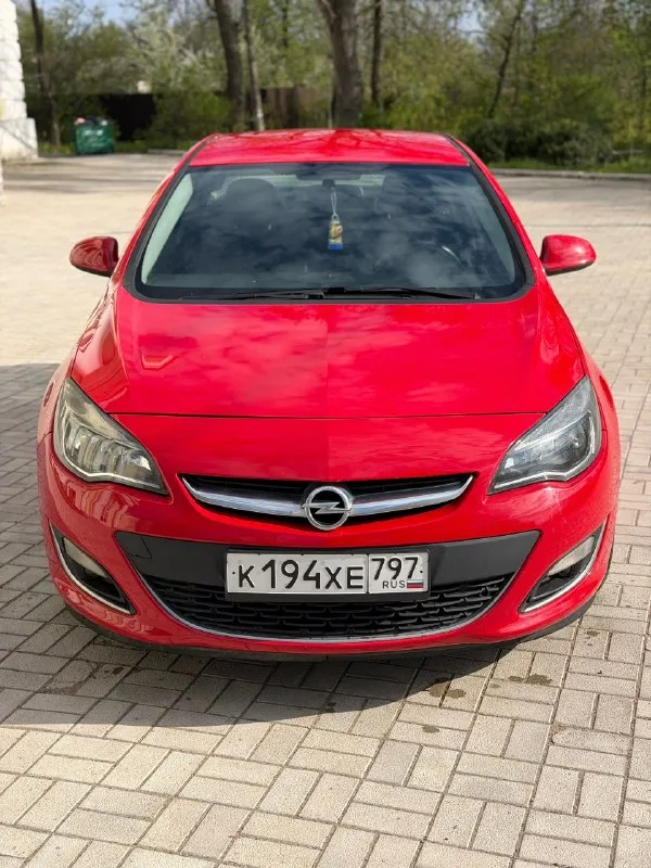 Opel astra j 2012 г. в,1.6 атмосфера, автомат цена 820💰 тыс. руб торг пробег 197 тысяч, родной, подтвержден автотекой. машина в отличном состоянии, вид имеет. комплектация полная cosmo. двигатель работает идеально, не троит, не дымит, едет отлично. по коробке так же вопросов вообще нет, спокойно переключает, без пинков, рывков и тд. электрика вся работает, кандер(климат)заправлен, дует, подогрев руля работает, сидений так же работает. у автомобиля 1 хозяин за всю жизнь. автотека зеленая✅ -по запросу скину все стекла родные, в том числе и лобовое. два ключа тех осмотр пройден переоформление в мрэо обязательно, можно с моим присутствием. г. макеевка, связь +79494094295 +79493219323 📞 🇷🇺 звоните: +79494094295 - фотография - 5