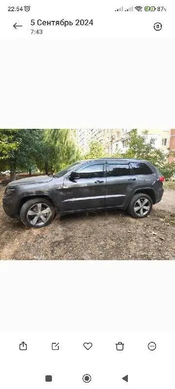 🚙 jeep grand cherokee 3.6, 2015 г. в. — 2 700 000 ₽ проверенный американский внедорожник с честной историей. пробег 168000— не скручен, не затирался. автомобиль живёт своей жизнью и цифры не скрывает. двигатель v6 3.6 pentastar — цепь, «атмосферник», без сложных турбин. автомат zf (8 передач) — один из самых ресурсных. полный привод — уверенность в любую погоду. салон: кожа, панорама, всё в электричестве. обслужен, обут, готов к ежедневным поездкам и вылазкам за город. 💰 2 700 000 ₽ — адекватная цена за живой и укомплектованный grand cherokee. 📲 звоните/пишите: +79495018787 - фотография - 7