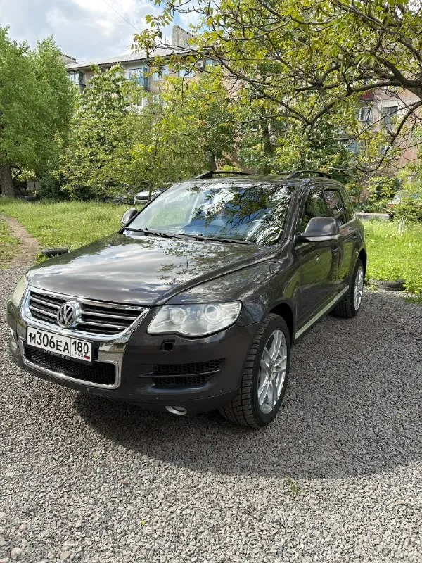 Продаю свою машину volkswagen туарег 2008г/в ; 3.6 бензин;199000тыс пробег, родной. машина на ходу(сел и поехал), машинка на пневме, всё новое, ходовая перебрана, всё работает без проблем, не требует вложений! салон ухоженный, не прокуренный! цена1🍋100тыс. торг уместен при осмотре (г. шахтёрск) +79494834933 📞 звоните: +7(949)4834933 - фотография - 1