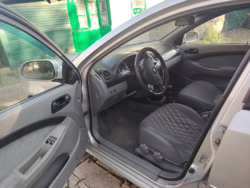 Продам chevrolet лачетти универсал 2006 г. Бензин. 1.6., пробег 290.за время владения заменил клапанную крышку на алюм. , радиатор печки, основной радиатор, задние суппорта. Осенью 2025 г. Заменил масло в коробке, шаровые, расширительный бачек, бачек гура и масло, термостат, заправил кондер. С машиной отдам новые стойки стабилизатора(передние), резинки заднего стабилизатора, усилитель заднего бампера, зиму на штампах. Хочу 450 тыс. +79493277882 снежное
📞 Звоните: +7(949)3277882 - фотография - 2