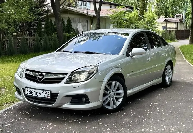 Продам: opel vectra opc line 1.8 бензин, механика 2008 года выпуска кузов отличный без дтп не бит заводской не гнилой нет намека даже на ржавчину днище, пороги, арки идеал очень много вложили в авто техника новой машины климат контроль, электронные стеклоподъемники 4 шт. , гур, магнитола подогревы сидений, сигнализация пробег оригинал 184.000 км можем ехать на любые сто и проверять я только за, за авто не стыдно звоните все по тел расскажу, таких автомобилей мало, хозяйский ухоженный цена:670.000 руб. возможно сопровождения в мрео торг у капота +79493829905 +79198860059 📞 🇷🇺 звоните: +7(919)8860059 - фотография - 1