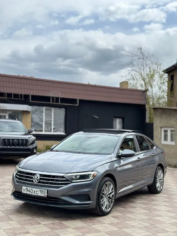 Продам volkswagen jetta sel 2019 года. мотор 1.4 turbo, коробка 8-ми ступенчатый автомат. богатая комплектация: климат контроль, панорама, электронная приборка, музыка beats, адаптивный круиз контроль, удержание в полосе. все стекла заводские, подушки не стреляли. 2 комплекта шин на дисках лето r18, зима на оригинальных r16 (оба комплекта новые). машина обслужена, вложений не требует. 3vwe57bu2km102283 город: макеевка пробег: 145.000 км цена: 1.850.000 руб. (возможна продажа в кредит) ☎️ +7 (949) 373-86-22 telegram ☎️ +7 (952) 412-23-63 📞 🇷🇺 звоните: +79493738622 - фотография - 3