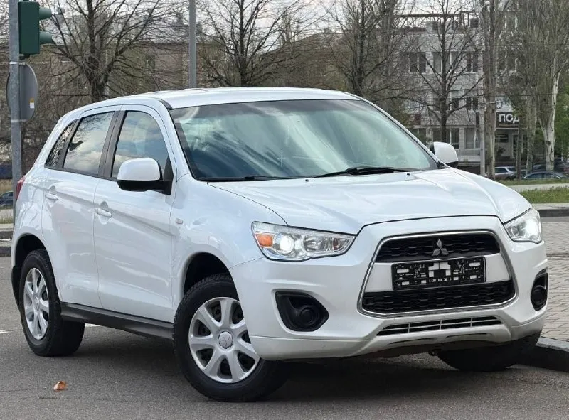 Продам mitsubishi asx рестайлинг
Год выпуска:2015
Объём двигателя:1.6.v16
Кпп механическая
Родной пробег:114.000 км
Один собственник, девушка.

Автомобиль в родном окрасе!
Состояние кузова идеальное
Рыжиков, корозии и прочих нюансов нет
Все технические обслуживание проводились исключительно у официального дилера, с соблюдением всех сроков. Авто в идеальном состоянии как технически, так и визуально.
Авто без вложений и нюансов !

Комплектация:
Бортовой компьютер,
Подогрев сидений,4 стеклоподъемника, кондиционер, электро зеркала, противотуманные фары, камера заднего вида, подогрев стекл, abs esp, aux bluetooth, полный комплект ключей и много чего прочего для комфортного вождения, очень комфортабельный кроссовер, с идеальным сочетанием механической коробкой передач и цепным двигателем 1.6 с большим ресурсом,
По документам любой вид оформления

Цена:1.020.000

Г. Донецк

Номер телефона:
+7949-126-88-71 - фотография - 2