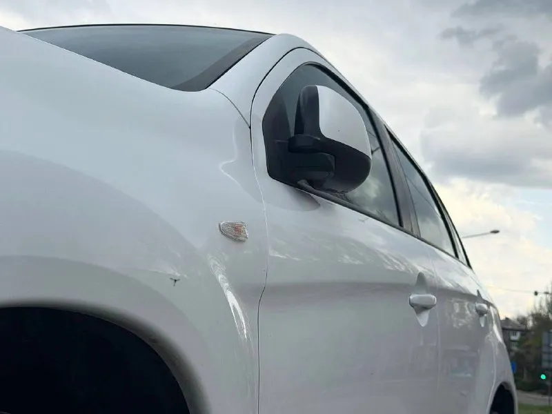 Продам mitsubishi asx рестайлинг
Год выпуска:2015
Объём двигателя:1.6.v16
Кпп механическая
Родной пробег:114.000 км
Один собственник, девушка.

Автомобиль в родном окрасе!
Состояние кузова идеальное
Рыжиков, корозии и прочих нюансов нет
Все технические обслуживание проводились исключительно у официального дилера, с соблюдением всех сроков. Авто в идеальном состоянии как технически, так и визуально.
Авто без вложений и нюансов !

Комплектация:
Бортовой компьютер,
Подогрев сидений,4 стеклоподъемника, кондиционер, электро зеркала, противотуманные фары, камера заднего вида, подогрев стекл, abs esp, aux bluetooth, полный комплект ключей и много чего прочего для комфортного вождения, очень комфортабельный кроссовер, с идеальным сочетанием механической коробкой передач и цепным двигателем 1.6 с большим ресурсом,
По документам любой вид оформления

Цена:1.020.000

Г. Донецк

Номер телефона:
+7949-126-88-71 - фотография - 7