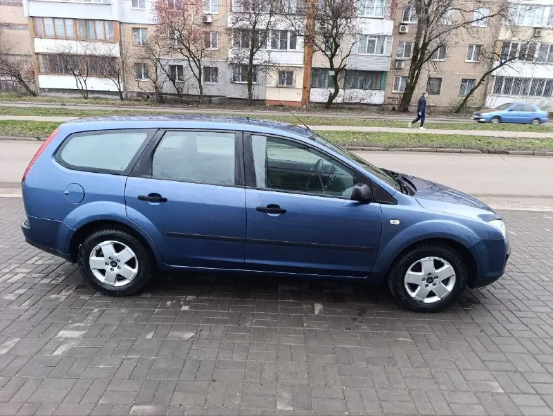 🛞продам ford focus 2 ⌛️2005 года ❗️зелёная автотека❗️ vin: wfowxxgcdw5r05536 ✅2-ключа ✅днище не гнилое, в хорошем состоянии, пороги целые коробка механика ✅кондиционер ✅электро-стеклоподьемники пробег родной-245000 тыс. ✅резина зима хорошая (проехала 1 сезон) по кузову :крашена крышка багажника ✅салон в хорошем состоянии цена: 400.000 руб. город: макеевка🏡 звонить по номеру +79494691543☎️ - фотография - 2