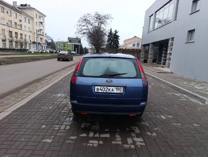 🛞продам ford focus 2 ⌛️2005 года ❗️зелёная автотека❗️ vin: wfowxxgcdw5r05536 ✅2-ключа ✅днище не гнилое, в хорошем состоянии, пороги целые коробка механика ✅кондиционер ✅электро-стеклоподьемники пробег родной-245000 тыс. ✅резина зима хорошая (проехала 1 сезон) по кузову :крашена крышка багажника ✅салон в хорошем состоянии цена: 400.000 руб. город: макеевка🏡 звонить по номеру +79494691543☎️ - фотография - 4