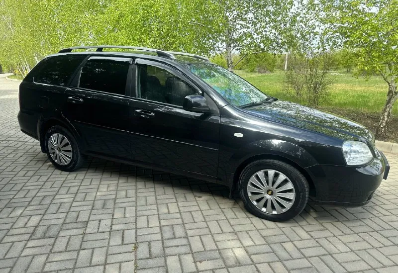 Продаю chevrolet lacetti
Год выпуска 2012
Родной пробег 124т. Км
Технически автомобиль в идеальном состоянии!!
Без малейшего вложения все росходники поменяны!
Все т-о автомобиль проходил - по регламенту!
Автомобиль гаражного хранения очень бережной эксплуатации
Автомобиль вся в родном металле без дтп без гнили ржавчин готов на любые проверки!
Салон отличный состояние нового! Работает абсолютно всё!
Комплектация
Объем двигателя1600
Кондиционер
Все стеклоподъёмники
Гидроусилитель руля
Электрозеркала
Подогрев зеркал
Корректор фар.
Абс подушки безопасности
Сигнализация
Центральный замок
Два комплекта ключей
Хорошая акустика
Магнитола андроид камера
Сервисные книги чеки
Противотуманки.
Два комплекта резины
Юридически автомобиль чист документы в полном порядке готов на переоформление!

В общем за машину уверен любые проверки!
Фото и описание соответствует автомобилю!
Просмотр город донецк будённовский район
Звонить
Сим1 +79490983452
Сим2 +79495095914
Цена 665 тысяч. Реальному покупателю хороший торг у капота. . - фотография - 10