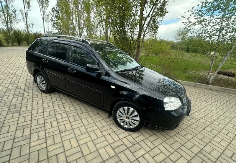 Продаю chevrolet lacetti
Год выпуска 2012
Родной пробег 124т. Км
Технически автомобиль в идеальном состоянии!!
Без малейшего вложения все росходники поменяны!
Все т-о автомобиль проходил - по регламенту!
Автомобиль гаражного хранения очень бережной эксплуатации
Автомобиль вся в родном металле без дтп без гнили ржавчин готов на любые проверки!
Салон отличный состояние нового! Работает абсолютно всё!
Комплектация
Объем двигателя1600
Кондиционер
Все стеклоподъёмники
Гидроусилитель руля
Электрозеркала
Подогрев зеркал
Корректор фар.
Абс подушки безопасности
Сигнализация
Центральный замок
Два комплекта ключей
Хорошая акустика
Магнитола андроид камера
Сервисные книги чеки
Противотуманки.
Два комплекта резины
Юридически автомобиль чист документы в полном порядке готов на переоформление!

В общем за машину уверен любые проверки!
Фото и описание соответствует автомобилю!
Просмотр город донецк будённовский район
Звонить
Сим1 +79490983452
Сим2 +79495095914
Цена 665 тысяч. Реальному покупателю хороший торг у капота. . - фотография - 6