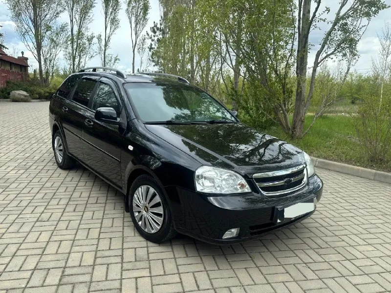 Продаю chevrolet lacetti
Год выпуска 2012
Родной пробег 124т. Км
Технически автомобиль в идеальном состоянии!!
Без малейшего вложения все росходники поменяны!
Все т-о автомобиль проходил - по регламенту!
Автомобиль гаражного хранения очень бережной эксплуатации
Автомобиль вся в родном металле без дтп без гнили ржавчин готов на любые проверки!
Салон отличный состояние нового! Работает абсолютно всё!
Комплектация
Объем двигателя1600
Кондиционер
Все стеклоподъёмники
Гидроусилитель руля
Электрозеркала
Подогрев зеркал
Корректор фар.
Абс подушки безопасности
Сигнализация
Центральный замок
Два комплекта ключей
Хорошая акустика
Магнитола андроид камера
Сервисные книги чеки
Противотуманки.
Два комплекта резины
Юридически автомобиль чист документы в полном порядке готов на переоформление!

В общем за машину уверен любые проверки!
Фото и описание соответствует автомобилю!
Просмотр город донецк будённовский район
Звонить
Сим1 +79490983452
Сим2 +79495095914
Цена 665 тысяч. Реальному покупателю хороший торг у капота. . - фотография - 8