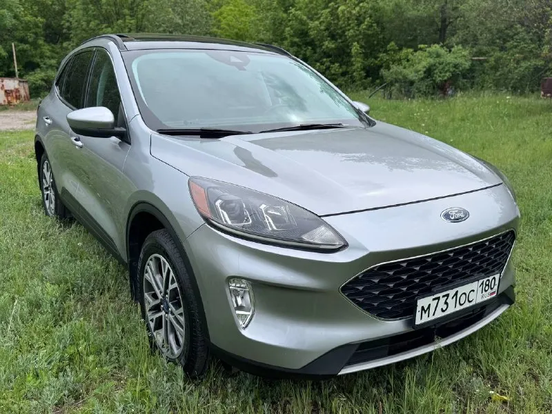Ford escape awd 2021 1.5 турбо бензин, автомат, полный привод богатая комплектация: - кожа - бесключевой доступ - старт/стоп - слепые зоны - панорама - удержание полосы - электропривод багажника - подогрев сидений - климат контроль - carplay - выбор режима езды авто обслужено, пробег 59 т км, 2 ключа, новая летняя резина, машина здесь уже 2 года, продажа от хозяина с переоформлением. донецк, цена 2,150 млн, торг +79494840965 - фотография - 1