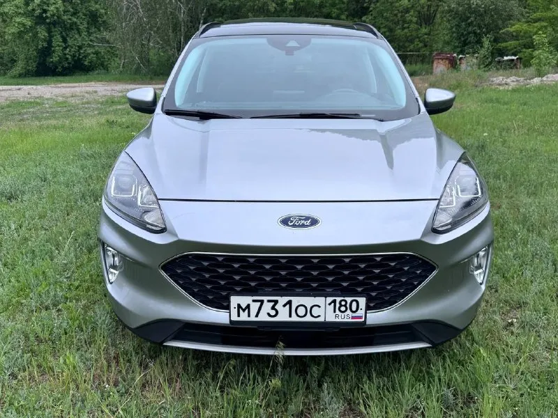 Ford escape awd 2021 1.5 турбо бензин, автомат, полный привод богатая комплектация: - кожа - бесключевой доступ - старт/стоп - слепые зоны - панорама - удержание полосы - электропривод багажника - подогрев сидений - климат контроль - carplay - выбор режима езды авто обслужено, пробег 59 т км, 2 ключа, новая летняя резина, машина здесь уже 2 года, продажа от хозяина с переоформлением. донецк, цена 2,150 млн, торг +79494840965 - фотография - 2