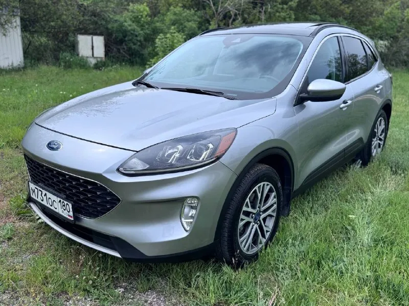 Ford escape awd 2021 1.5 турбо бензин, автомат, полный привод богатая комплектация: - кожа - бесключевой доступ - старт/стоп - слепые зоны - панорама - удержание полосы - электропривод багажника - подогрев сидений - климат контроль - carplay - выбор режима езды авто обслужено, пробег 59 т км, 2 ключа, новая летняя резина, машина здесь уже 2 года, продажа от хозяина с переоформлением. донецк, цена 2,150 млн, торг +79494840965 - фотография - 5