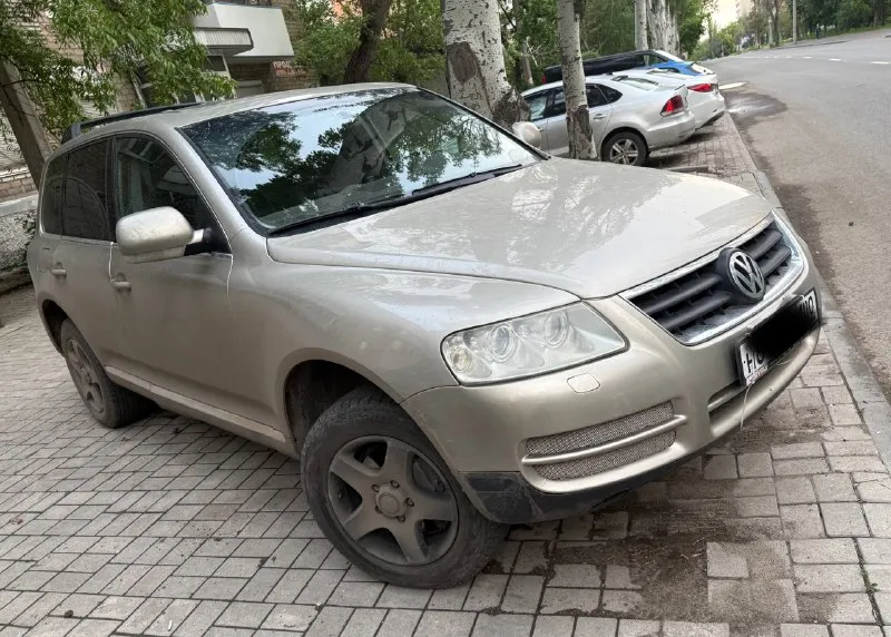 Срочно‼️ volkswagen touareg i двигатель (бензин) 3.2 год 2003 пробег 320 000 коробка автомат машина обслужена, мотор масло не ест без пневмы! салон - кожа. к машине относились аккуратно, обслуживание только хорошими расходниками юридически чистая, любые проверки. автомобиль в донецке. отличный внедорожник, сел и поехал. цена: 600 000 +79490196575 - фотография - 2