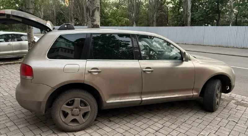 Срочно‼️ volkswagen touareg i двигатель (бензин) 3.2 год 2003 пробег 320 000 коробка автомат машина обслужена, мотор масло не ест без пневмы! салон - кожа. к машине относились аккуратно, обслуживание только хорошими расходниками юридически чистая, любые проверки. автомобиль в донецке. отличный внедорожник, сел и поехал. цена: 600 000 +79490196575 - фотография - 8