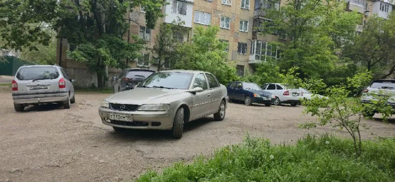 Opel vectra b 1999 г. механика 1.6 на полном ходу. цена 125 000 р. с номерами +20 000 р. собственник. торг ▶️смотреть больше фото◀️ +79494584838 📞 звоните: +7(949)4584838 - фотография - 1