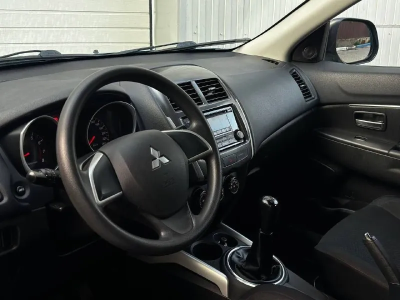 Продам mitsubishi asx рестайлинг, 2015 года выпуска, объём двигателя 1.6, коробка передач механика (самая надёжная связка в линейке!), пробег 157.000 родной!

Авто без дтп!, в родном окрасе✅, 2 хозяина за всё время эксплуатации, надёжный японский красовер, комфортабельный и вместительный

Автомобиль в идеальном состоянии, без каких либо нюансов, как внешне так и технически!, обслужен на данный момент весь от а до я, за машиной всегда ухаживали и обслуживали своевременно, имеется все сервисные книжки, два комплекта ключей, установлена сигнализация starline.

Комплектация: бортовой компьютер, кондиционер, датчик света и дождя, подогрев сидений, складывание зеркал, эл. Регулировка зеркал, подогрев стёкол, 4 слекподъемника, abs esp, мультимедиа с хорошим звуком, имеется все для комфортного вождения.

По документам любой вид оформления.

Цена 1.080.000
+79495644736
+79496935850 - фотография - 8