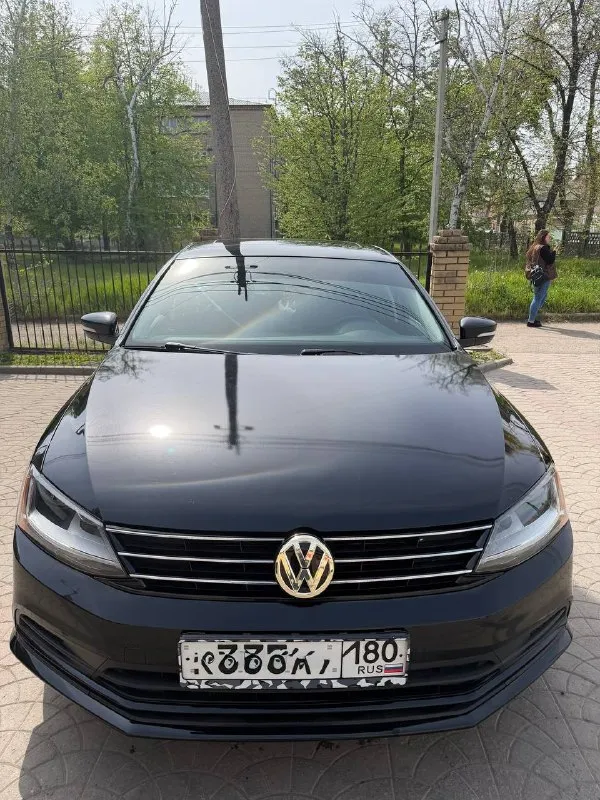 Volkswagen jetta 1.4 tsi, 2016 год рестайлинг. пробег: 128.400км коробка автомат aisin комплектация: 1. круиз контроль 2. климат контроль 3. подогревы зеркал 4. подогрев сидений 5. люк 6. камера заднего вида 7. мультируль 8. датчики слепых зон 9. carplay 10. bluetooth 11. бесключевой доступ автомобиль находился в одной семье, обслуживался вовремя, нареканий не имеет. в комплекте зимняя резина, комплект оригинальных ковриков. цена: 1.470.000₽ +79493987995 андрей - фотография - 1