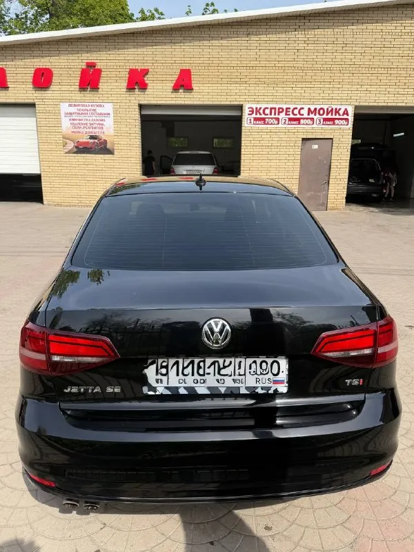 Volkswagen jetta 1.4 tsi, 2016 год рестайлинг. пробег: 128.400км коробка автомат aisin комплектация: 1. круиз контроль 2. климат контроль 3. подогревы зеркал 4. подогрев сидений 5. люк 6. камера заднего вида 7. мультируль 8. датчики слепых зон 9. carplay 10. bluetooth 11. бесключевой доступ автомобиль находился в одной семье, обслуживался вовремя, нареканий не имеет. в комплекте зимняя резина, комплект оригинальных ковриков. цена: 1.470.000₽ +79493987995 андрей - фотография - 4