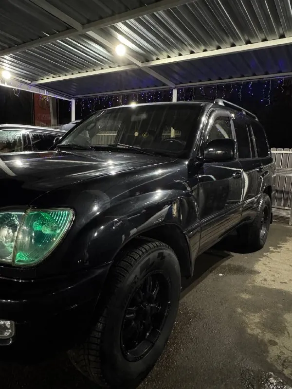 Продам lexus lx год: 1998 пробег: 300 000 автомобиль в достойном состоянии, свеже крашеный, технически полностью в исправном состоянии, за автомобиль не стыдно, установлен и вписан газ, новая зимняя резина, третий ряд сидений, рама кузов не гнилые обработаны, вин читается, салон в хорошем состоянии, подогревы работают, раздатка и блокировки работают исправно, мотор коробка без нареканий, вообщем и целом достойный аппарат как и на повседнев так и на поездки по полям. цена 1 500 000 торг присутствует +79496152097 - фотография - 2