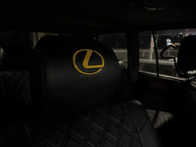 Продам lexus lx год: 1998 пробег: 300 000 автомобиль в достойном состоянии, свеже крашеный, технически полностью в исправном состоянии, за автомобиль не стыдно, установлен и вписан газ, новая зимняя резина, третий ряд сидений, рама кузов не гнилые обработаны, вин читается, салон в хорошем состоянии, подогревы работают, раздатка и блокировки работают исправно, мотор коробка без нареканий, вообщем и целом достойный аппарат как и на повседнев так и на поездки по полям. цена 1 500 000 торг присутствует +79496152097 - фотография - 8